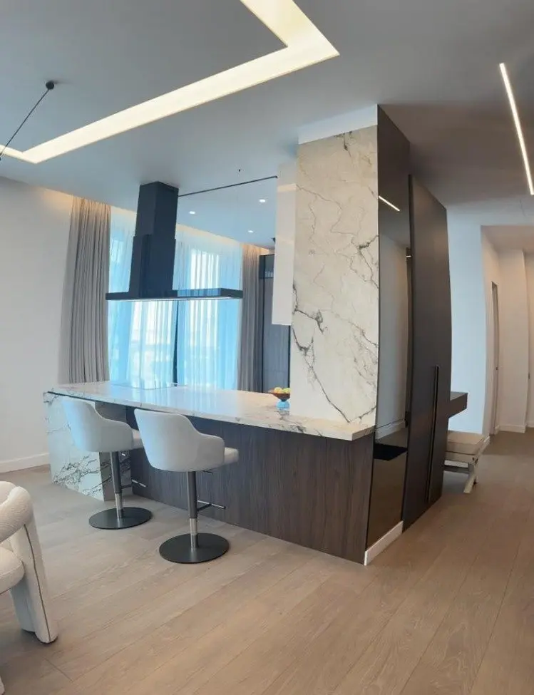 Beautiful penthouse for sale with amazing view to the lake 5 rooms Primaverii area, Bucharest