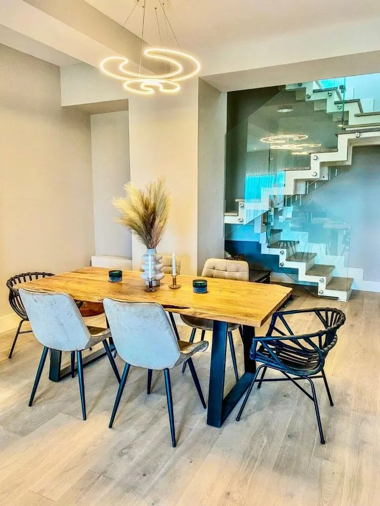 Penthouse for sale 4 rooms with 200 sqm rooftop, Pipera area 425 sqm