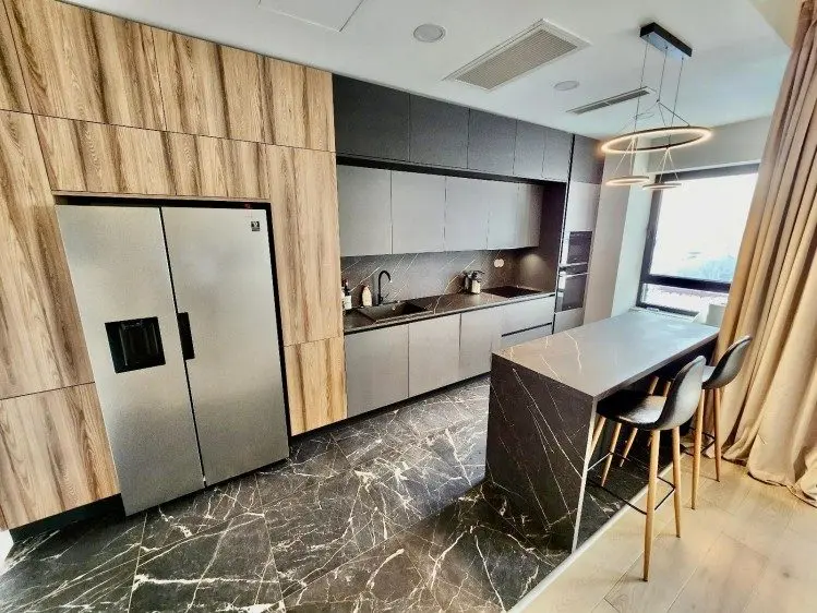 Penthouse for sale 4 rooms with 200 sqm rooftop, Pipera area 425 sqm