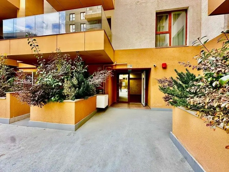 Penthouse for Sale – 5 Rooms with 200 sqm Rooftop Terrace – Aviatiei–Pipera Area, Bucharest