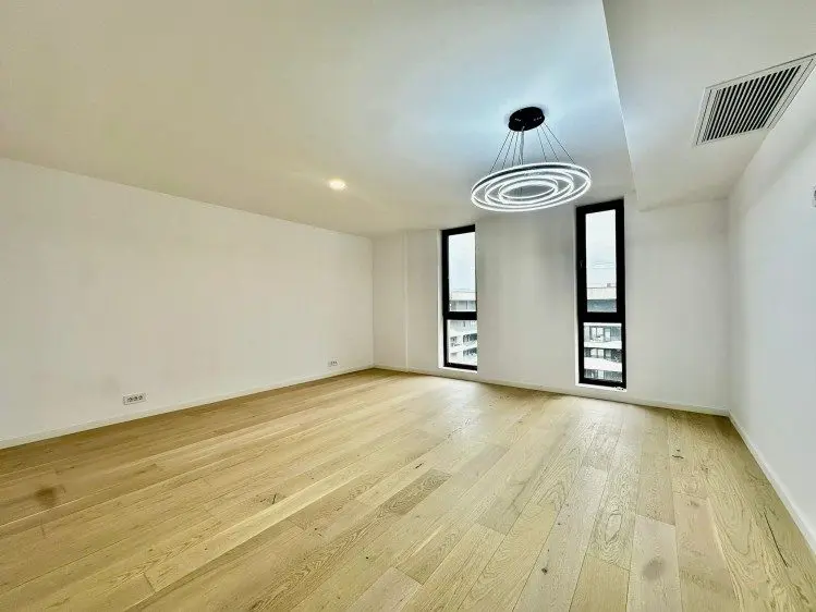 Penthouse for Sale – 5 Rooms with 200 sqm Rooftop Terrace – Aviatiei–Pipera Area, Bucharest