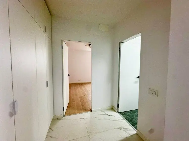Penthouse for Sale – 5 Rooms with 200 sqm Rooftop Terrace – Aviatiei–Pipera Area, Bucharest