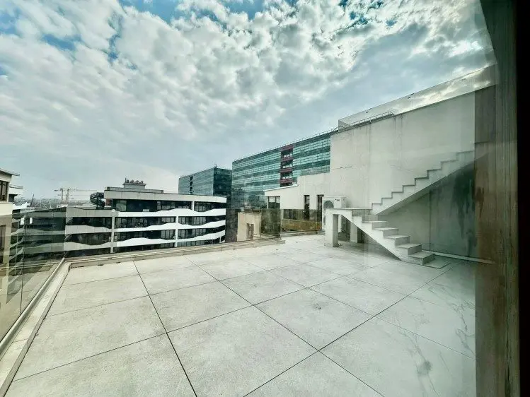 Penthouse for Sale – 5 Rooms with 200 sqm Rooftop Terrace – Aviatiei–Pipera Area, Bucharest