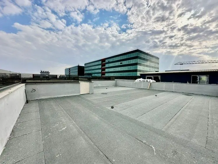 Penthouse for Sale – 5 Rooms with 200 sqm Rooftop Terrace – Aviatiei–Pipera Area, Bucharest