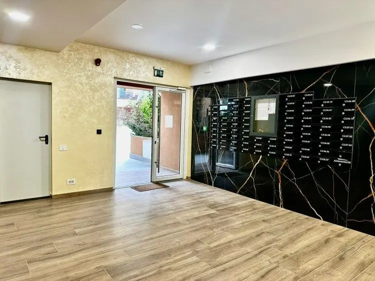 Penthouse for Sale – 5 Rooms with 200 sqm Rooftop Terrace – Aviatiei–Pipera Area, Bucharest