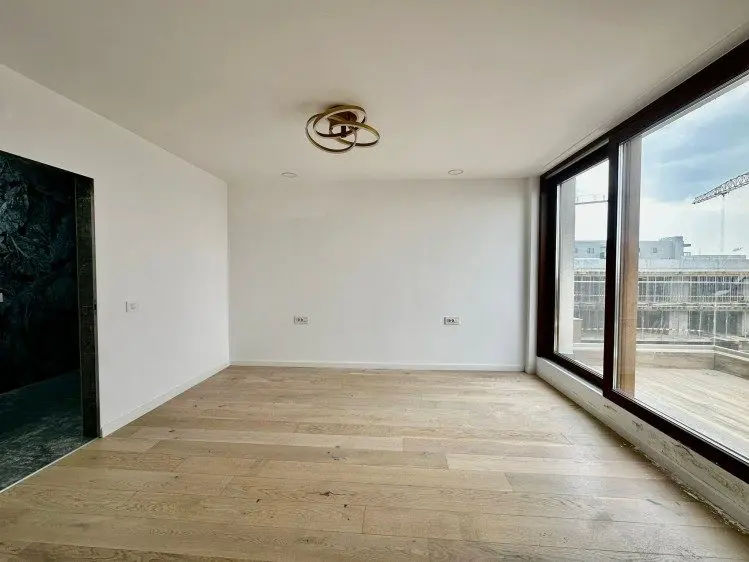 Penthouse for Sale – 5 Rooms with 200 sqm Rooftop Terrace – Aviatiei–Pipera Area, Bucharest