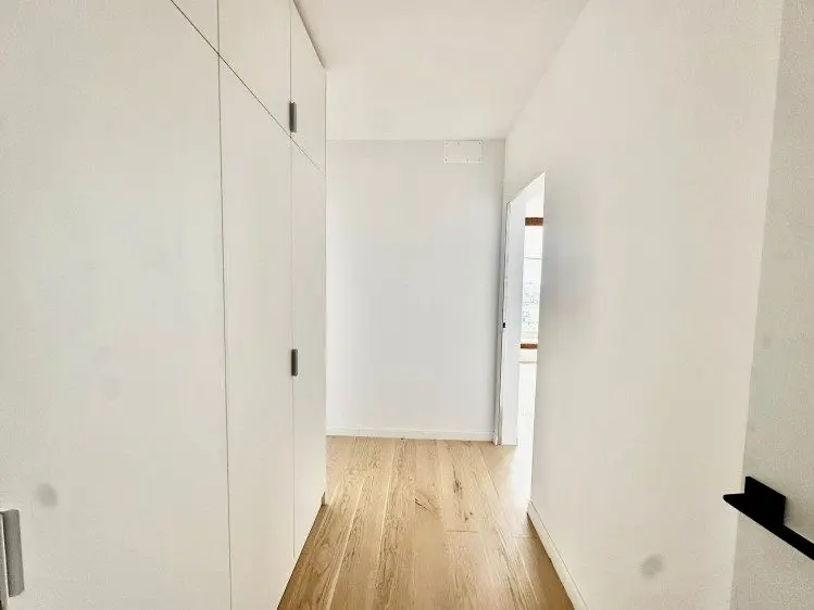 Penthouse for Sale – 5 Rooms with 200 sqm Rooftop Terrace – Aviatiei–Pipera Area, Bucharest