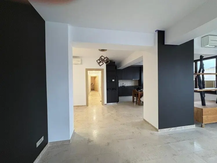 Penthouse for sale 5 rooms Batistei – Intercontinental area, Bucharest