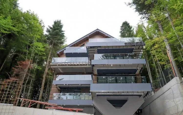Penthouse/ duplex type for sale 4 rooms, Sinaia area, Prahova county 149 sqm
