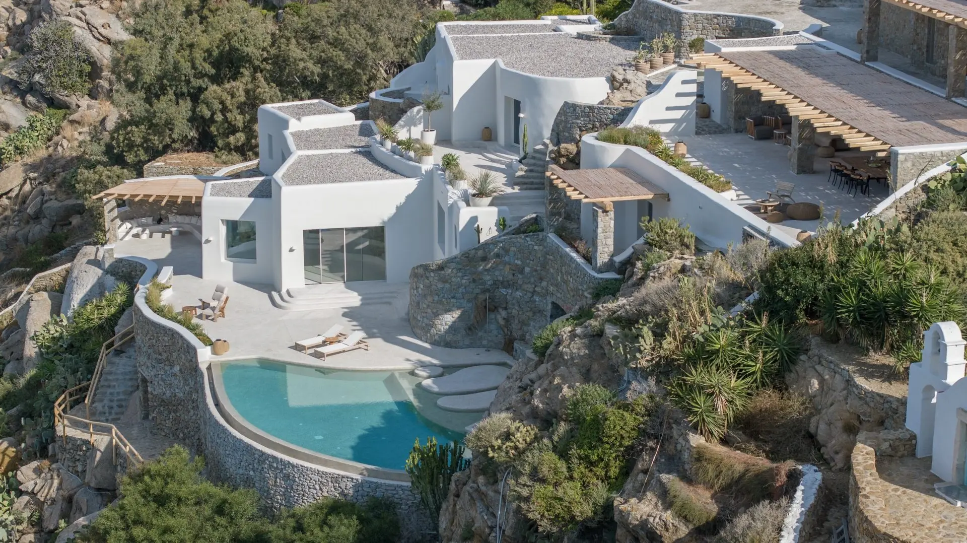 Above – House in Mykonos
