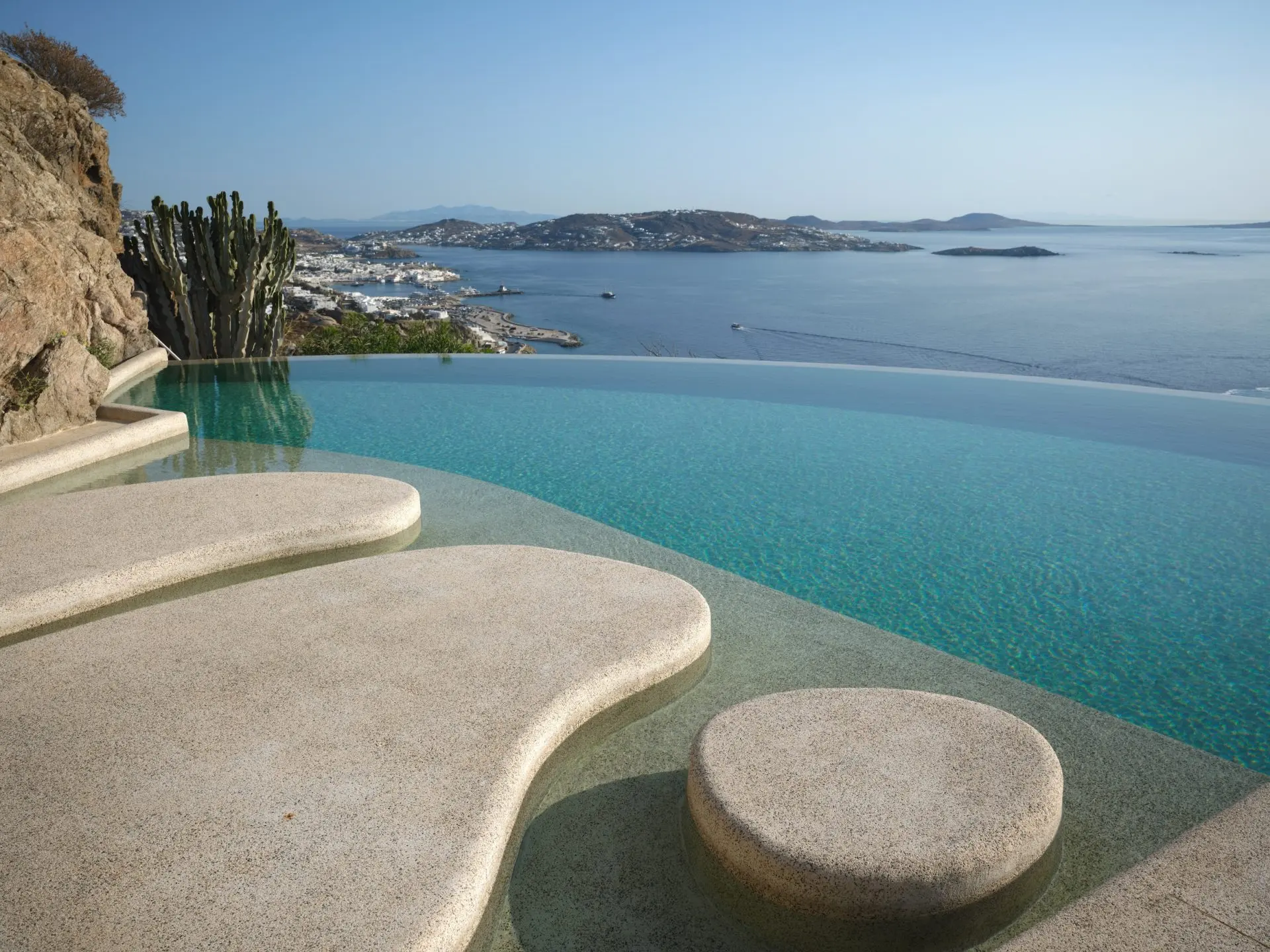 Above – House in Mykonos