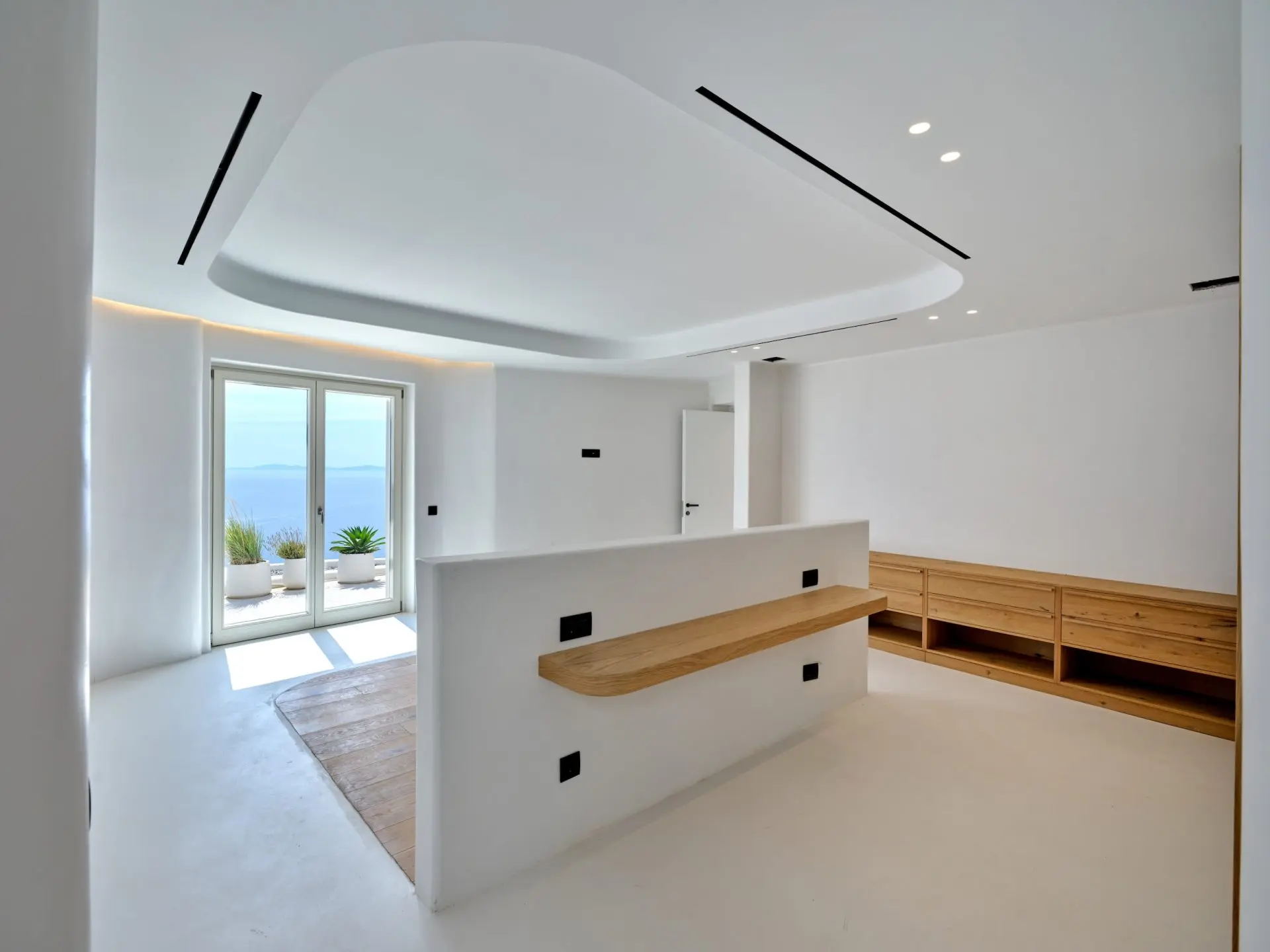Above – House in Mykonos