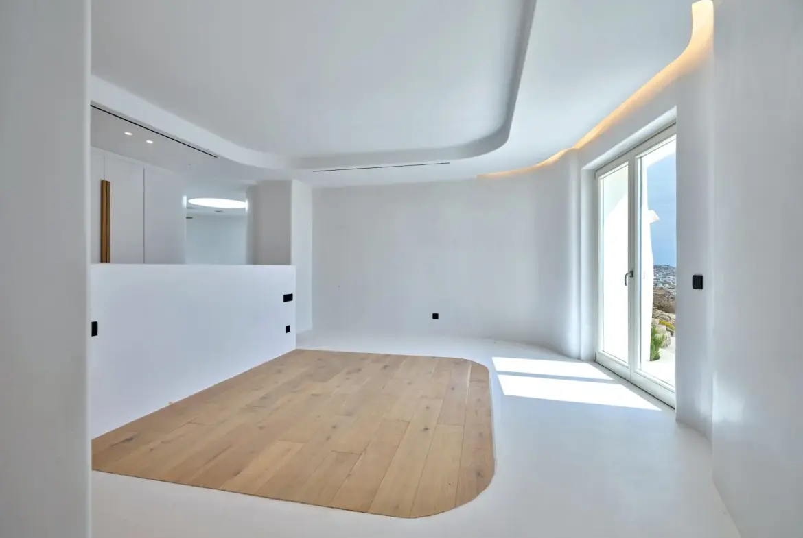 Above – House in Mykonos