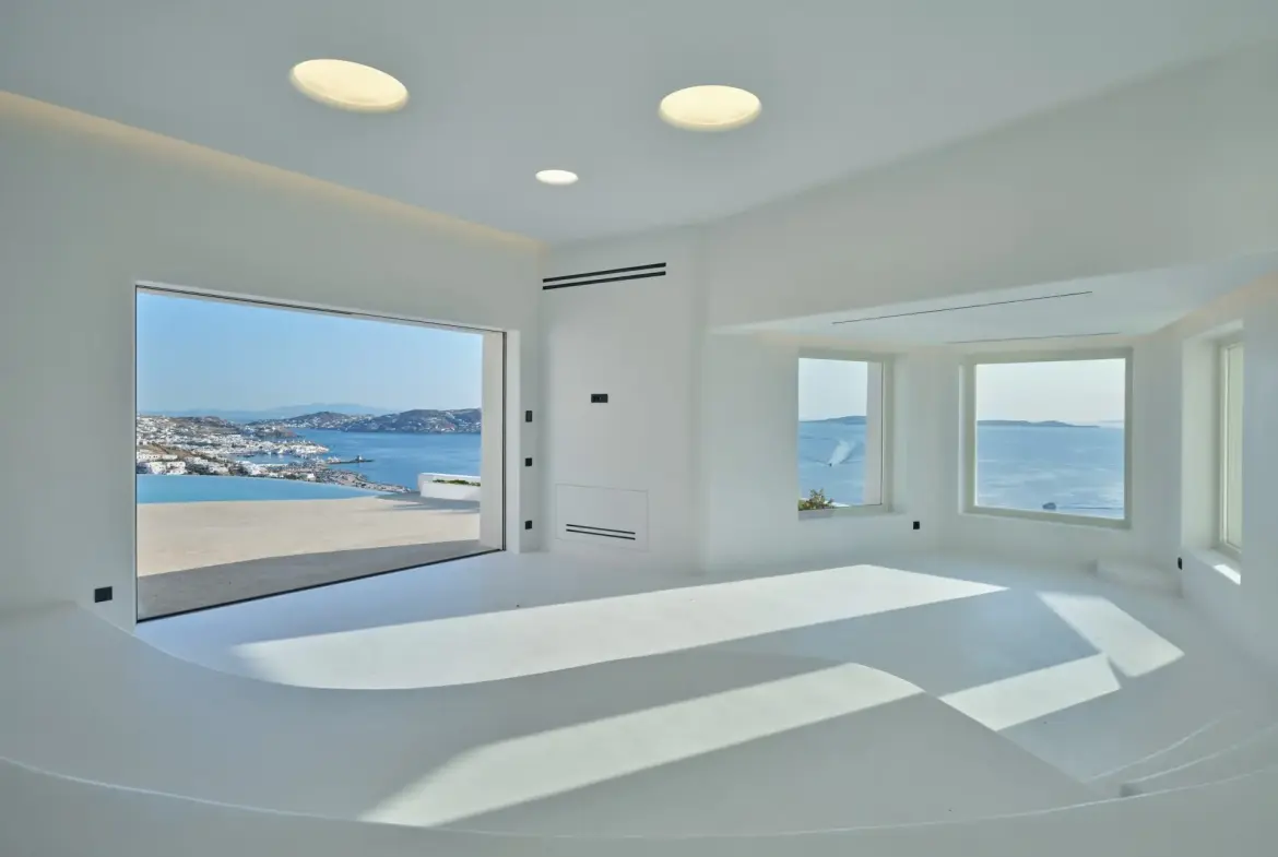 Above – House in Mykonos