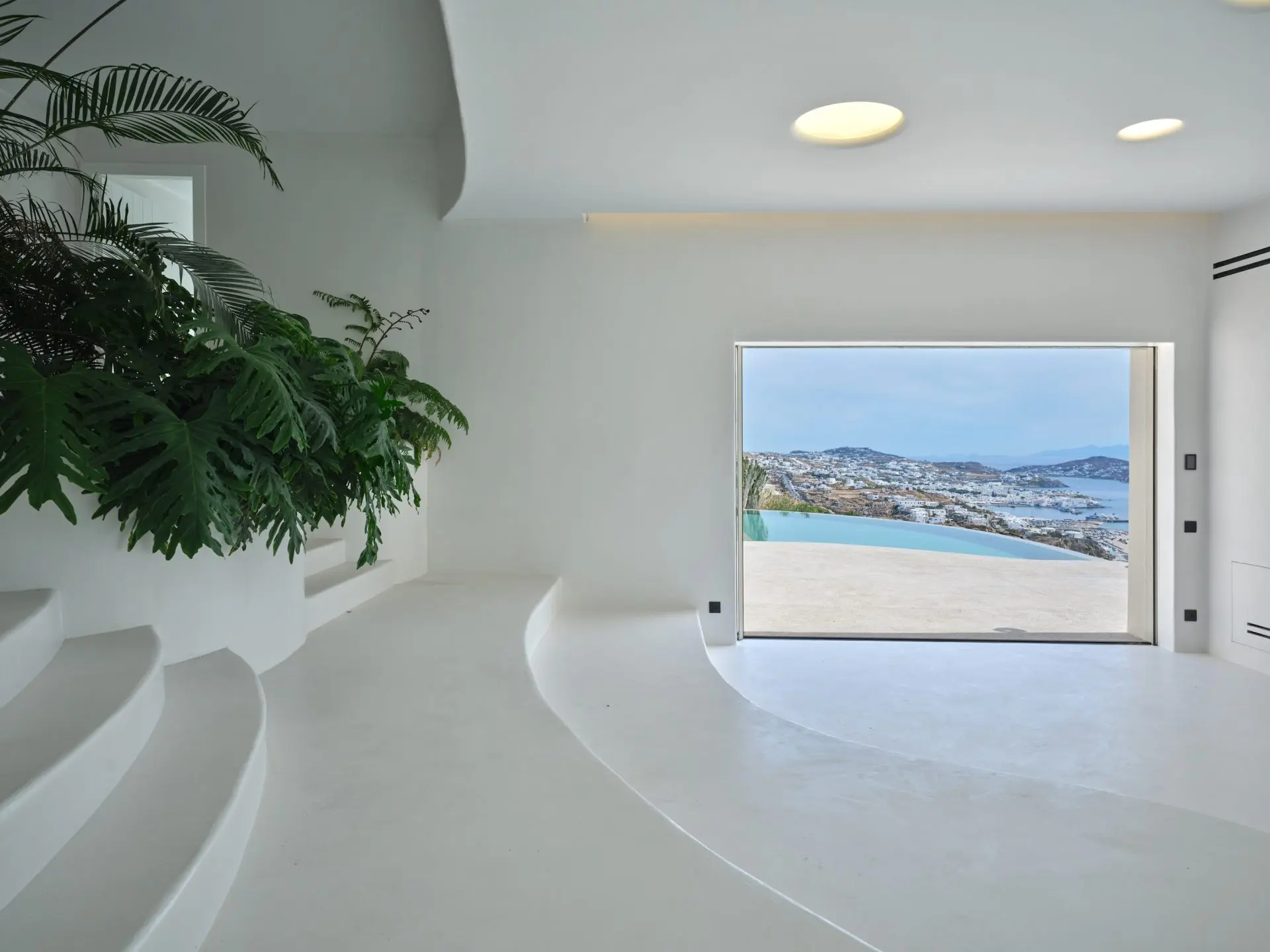 Above – House in Mykonos