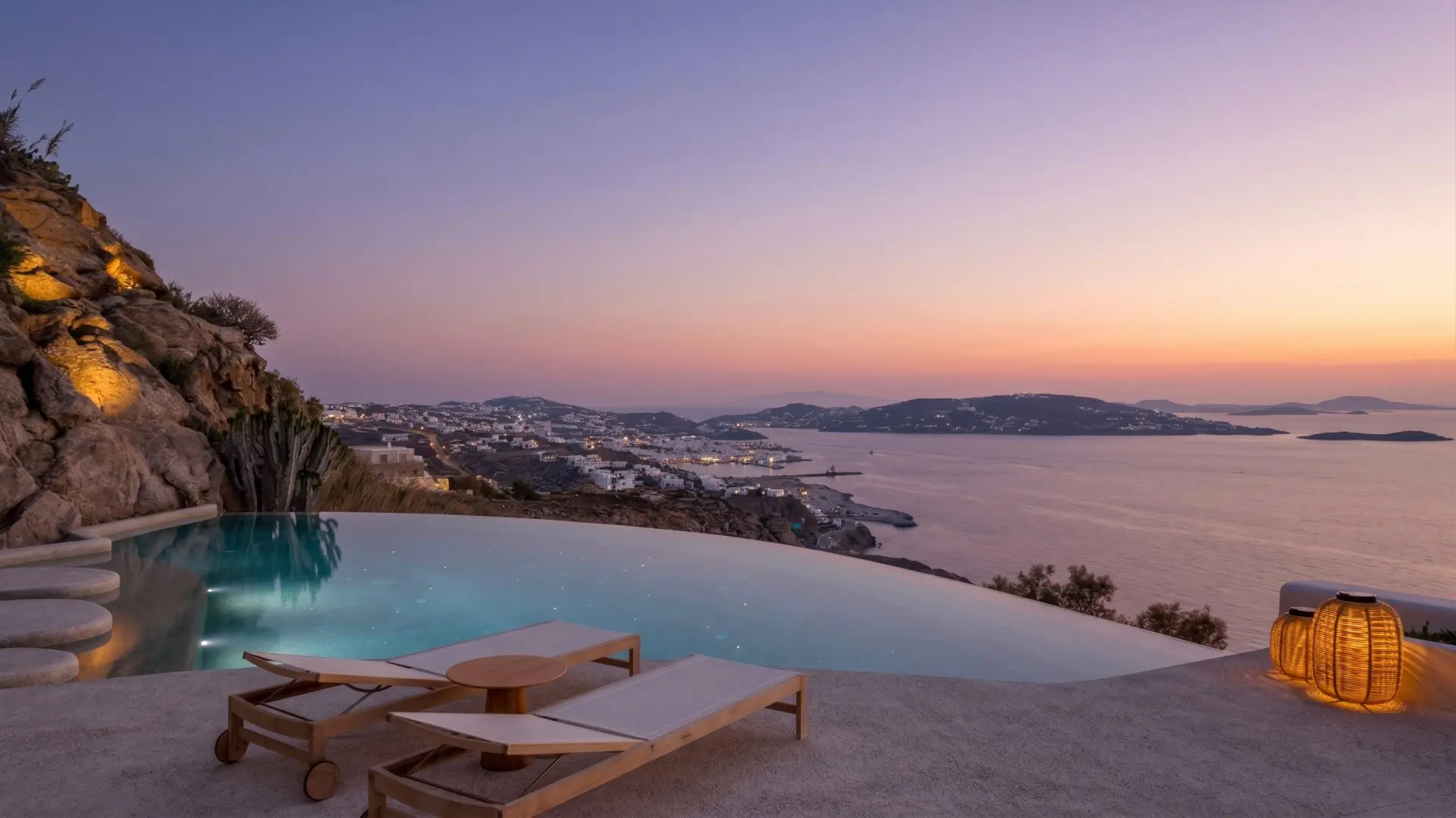 Above – House in Mykonos