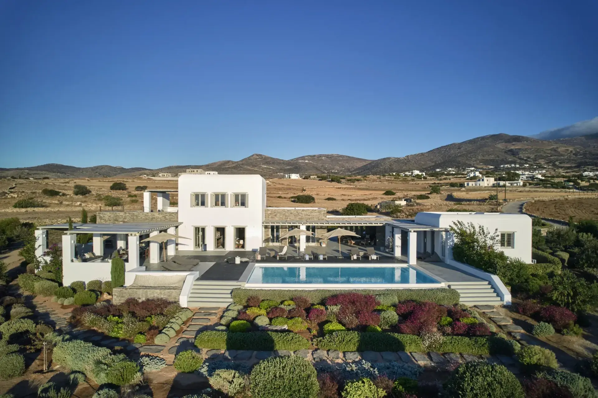 sothebys-greece-agape-2023-03-08_11-48-37_020922-2048×1364-1 Agape – House in Paros