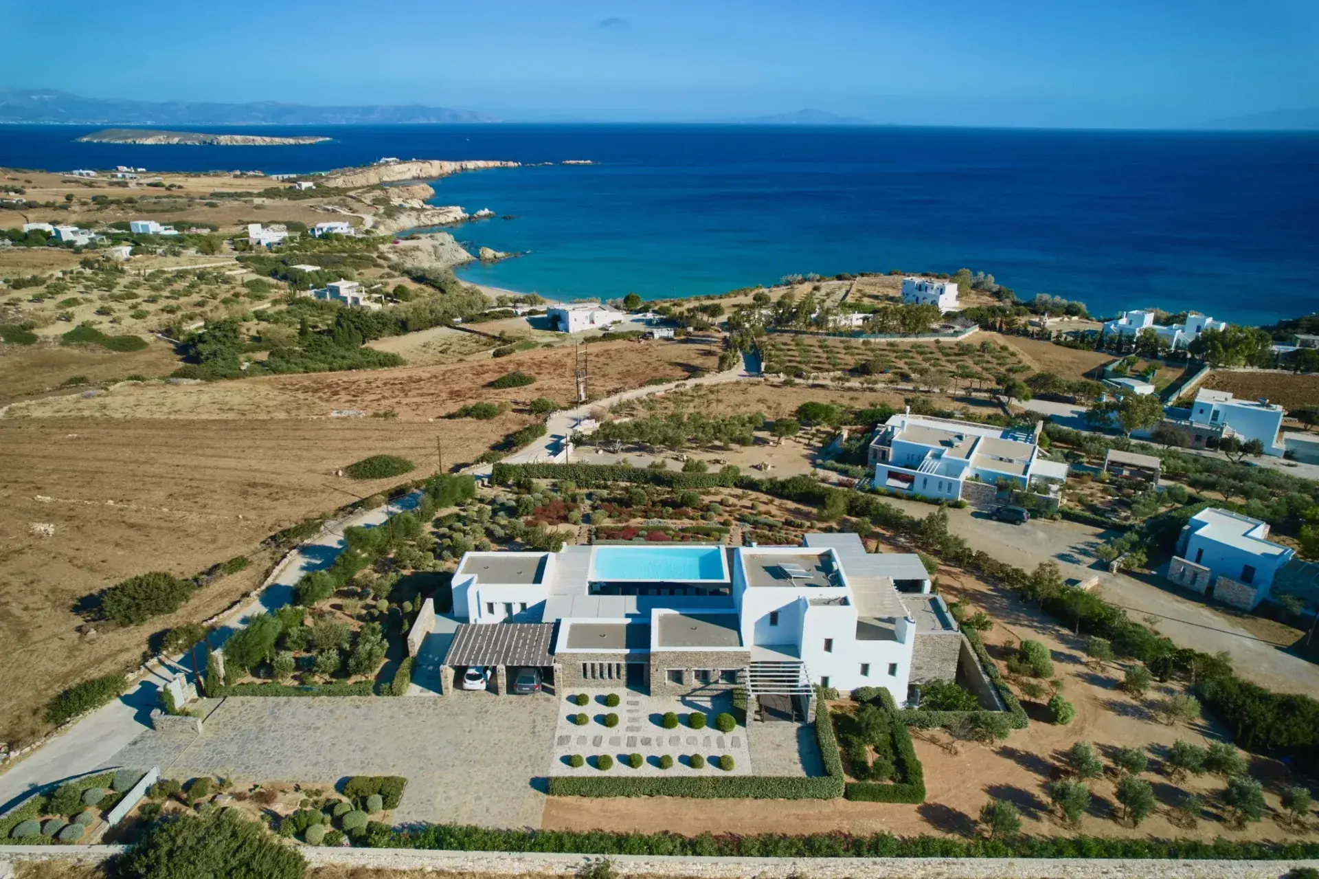 sothebys-greece-agape-2023-03-08_11-48-44_980014-2048×1364-1 Agape – House in Paros