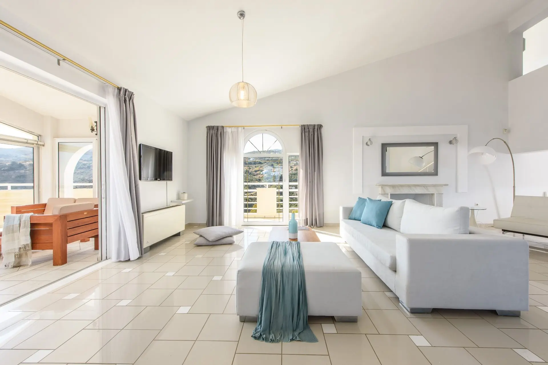 sothebys-greece-akron-2026-08-26_12-18-33_996683 Akron – House with guest house in Heraklion