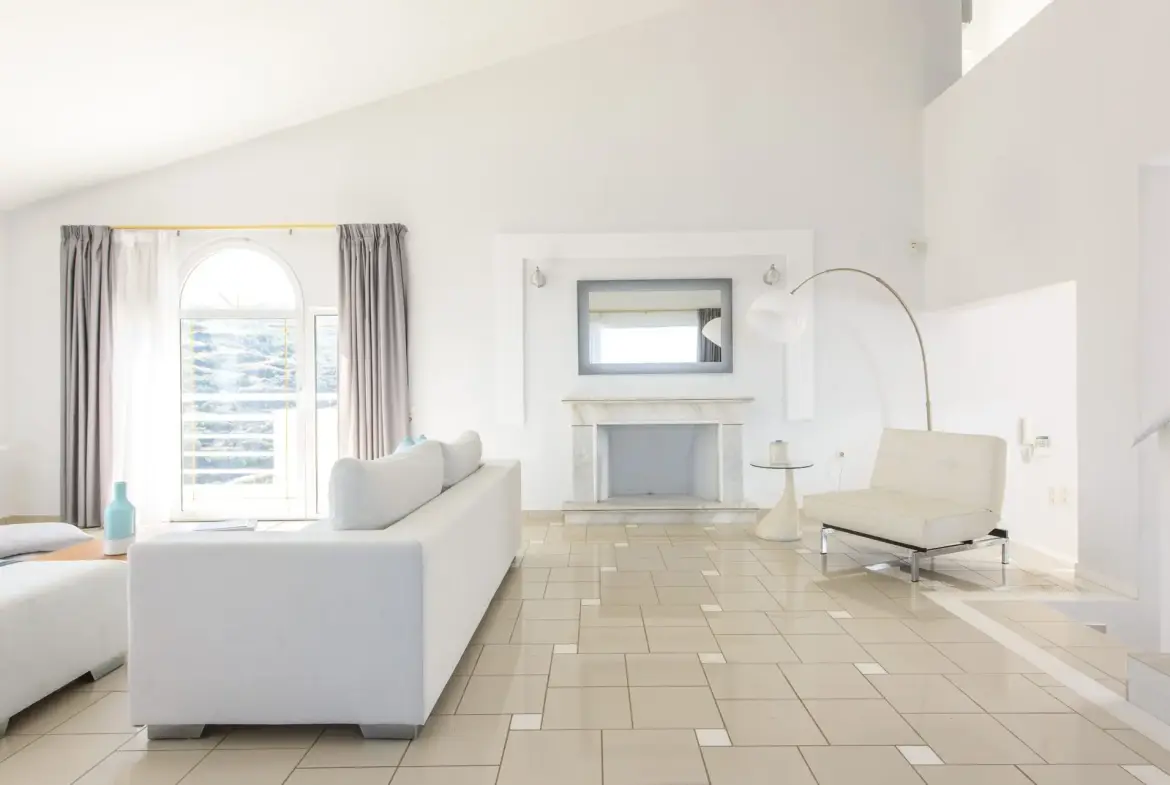 Akron – House with guest house in Heraklion