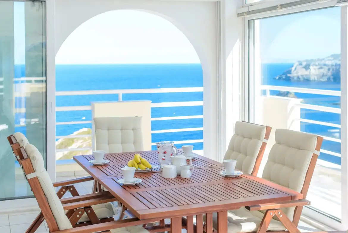 Akron – House with guest house in Heraklion