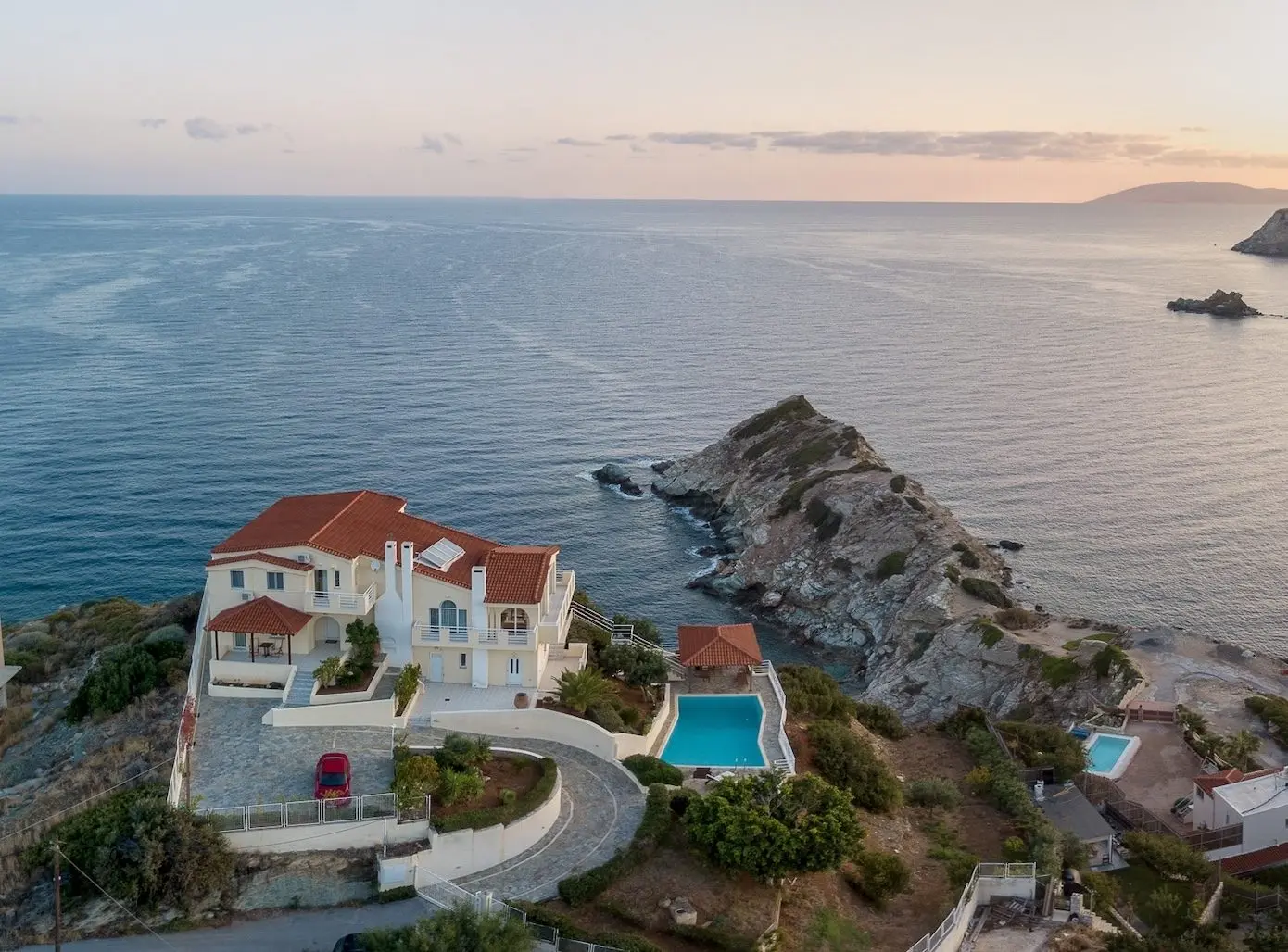 sothebys-greece-akron-2026-08-26_13-38-35_776493 Akron – House with guest house in Heraklion