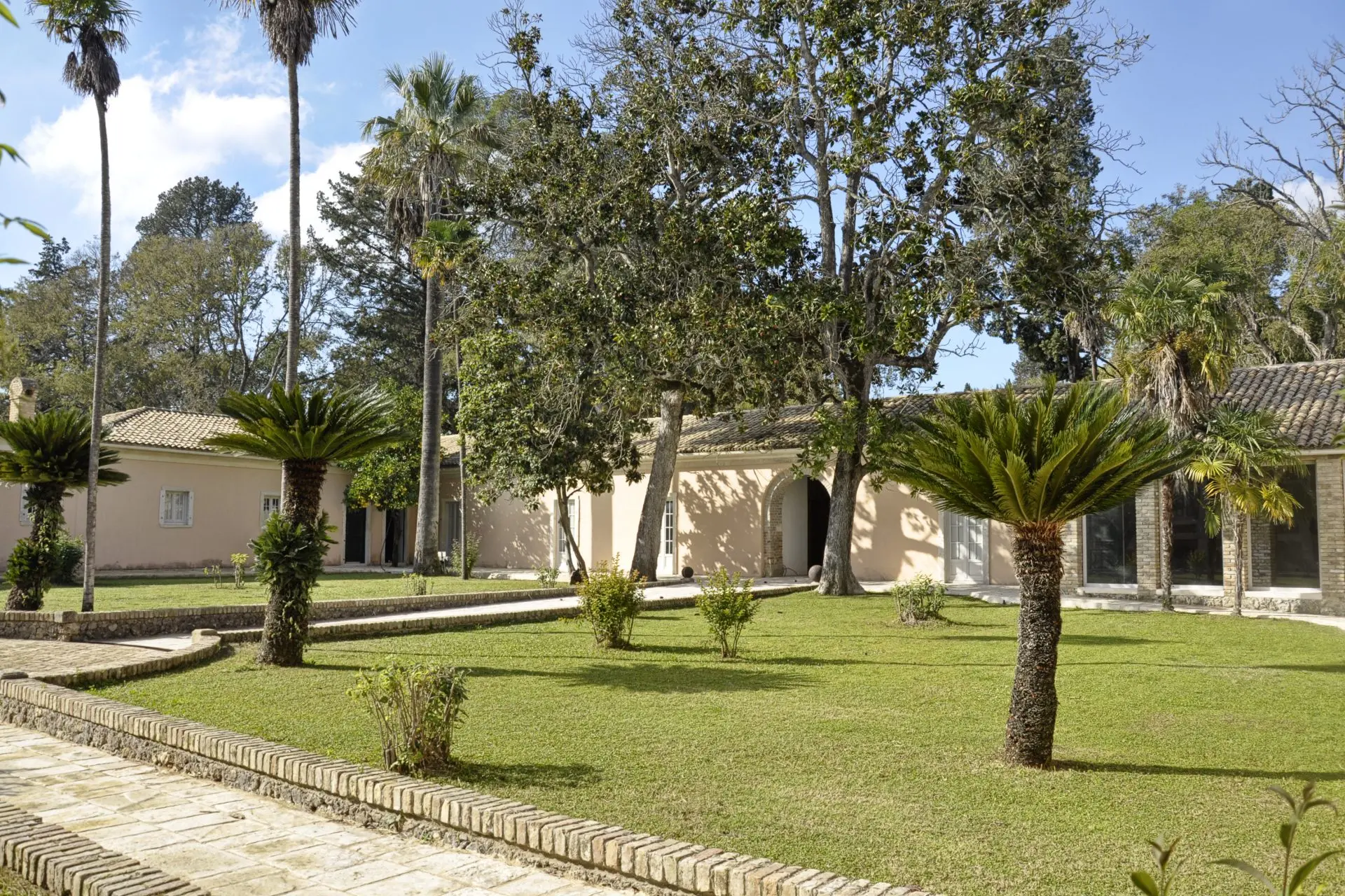 Antico Rosso – Villa in Corfu