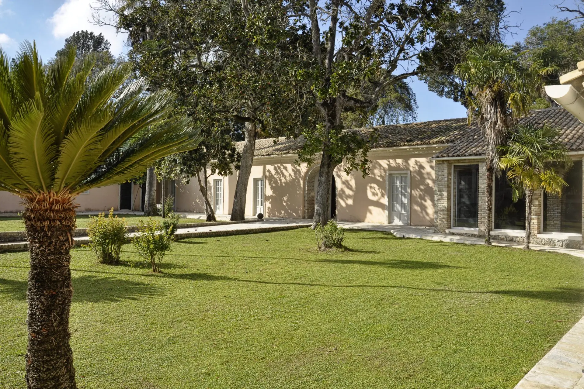 Antico Rosso – Villa in Corfu