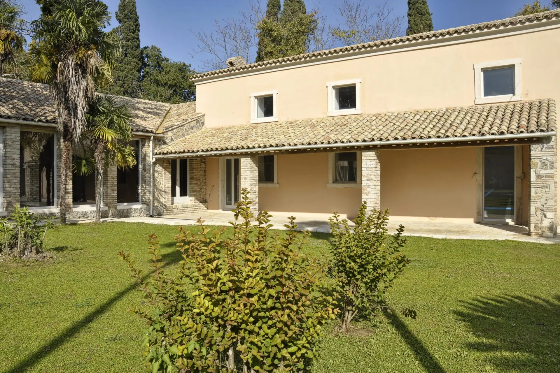 Antico Rosso – Villa in Corfu