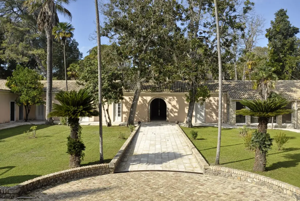 Antico Rosso – Villa in Corfu