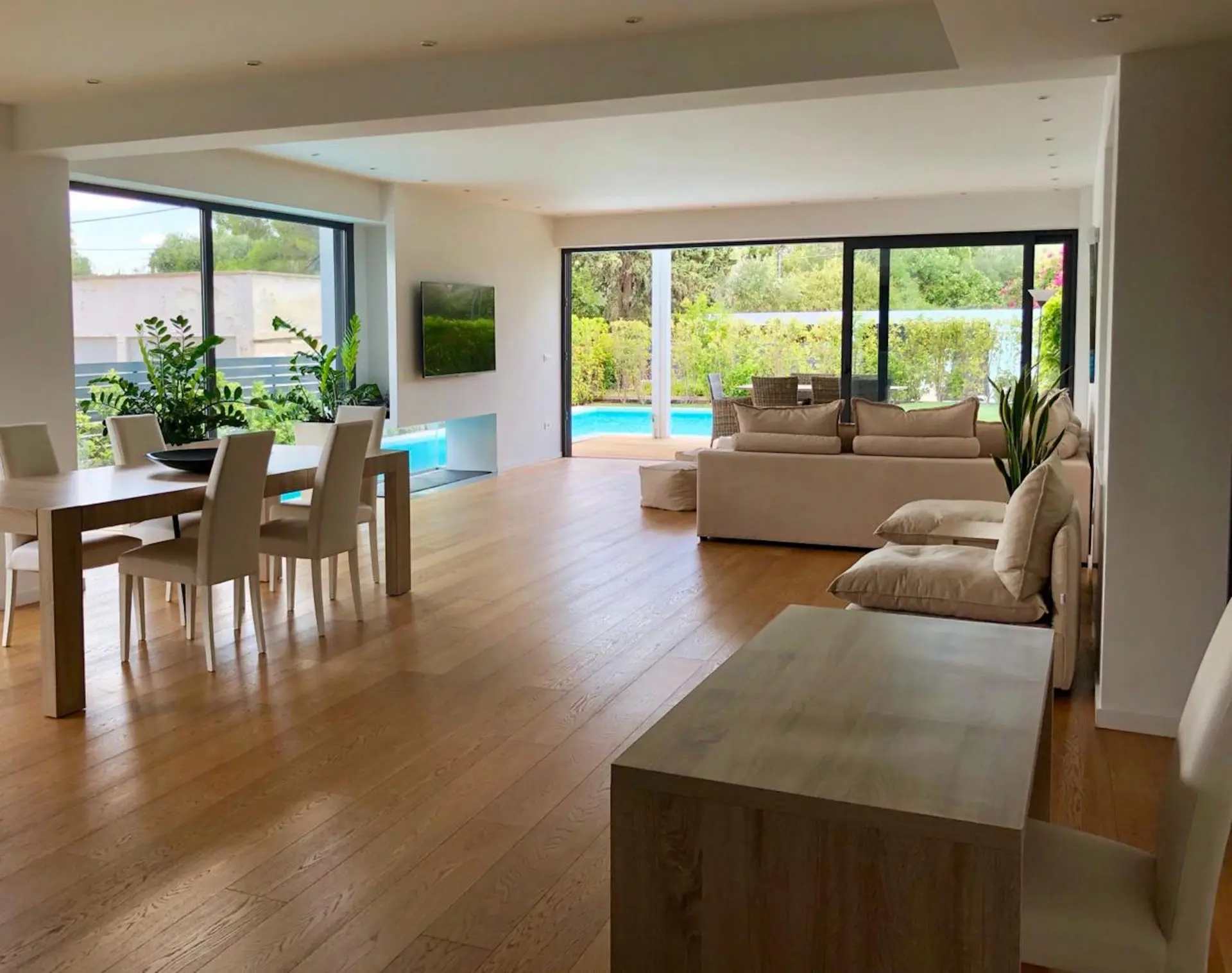 Artemisia – Apartment in Athens Riviera