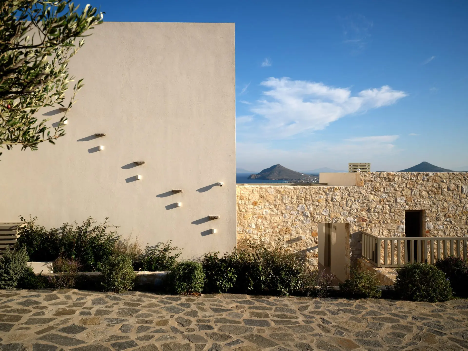 sothebys-greece-arwen-2026-01-09_22-36-06_260486 Olmara – House in Paros