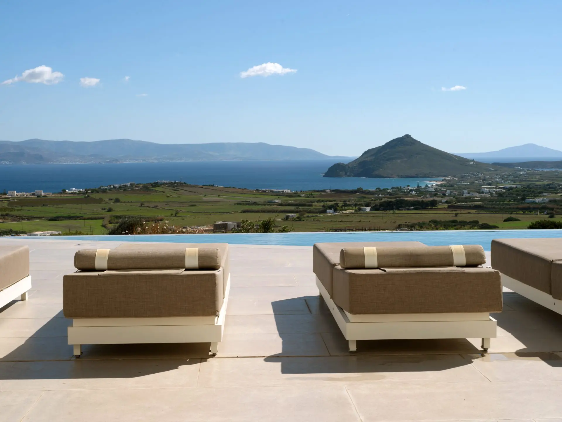 sothebys-greece-arwen-2026-01-09_22-37-09_695224 Olmara – House in Paros