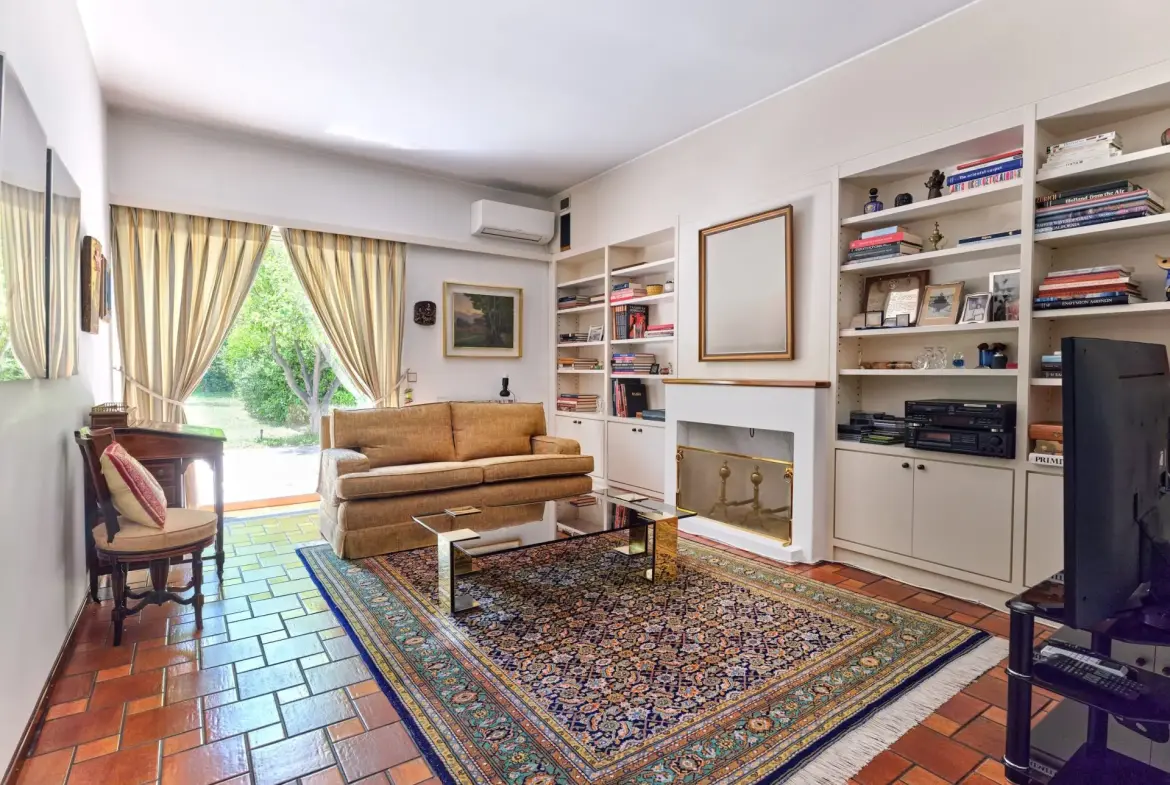 Athenia – House with guest house in Psichiko
