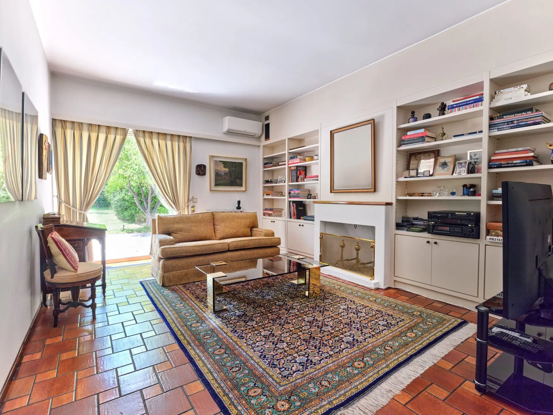 Athenia – House with guest house in Psichiko