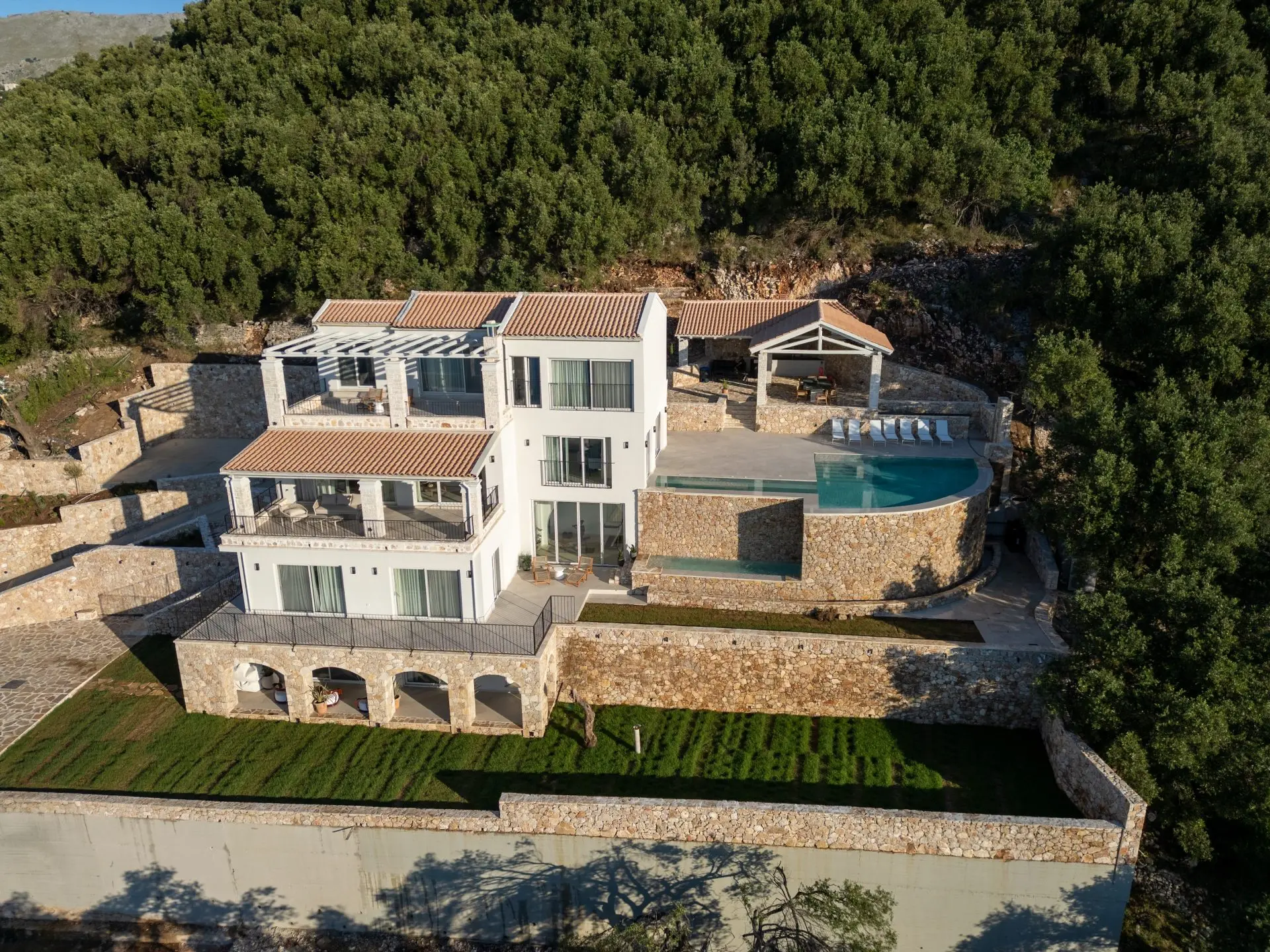 sothebys-greece-avelis-2026-05-29_08-41-48_611793 Avelis – House in Corfu