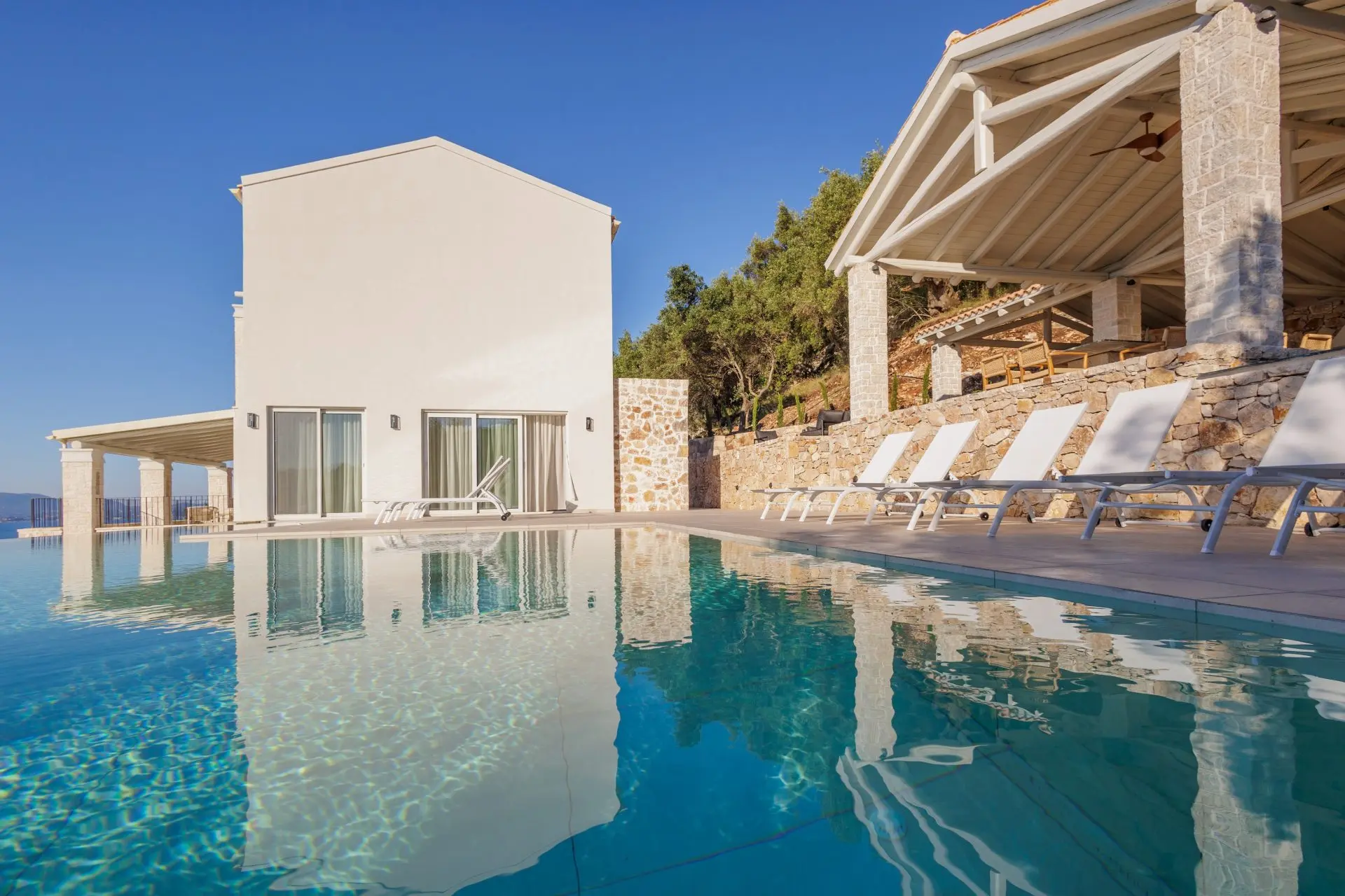 sothebys-greece-avelis-2026-05-29_08-42-28_821325 Avelis – House in Corfu