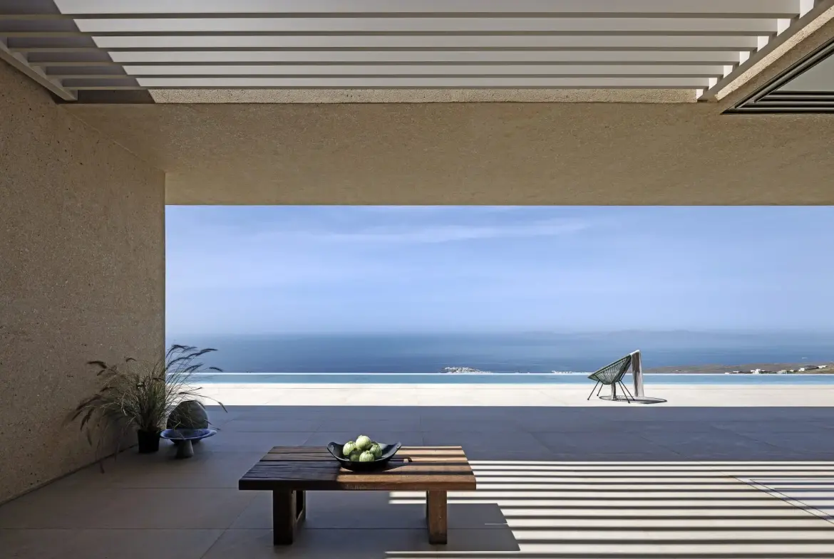 Axis – Commercial property in Tinos