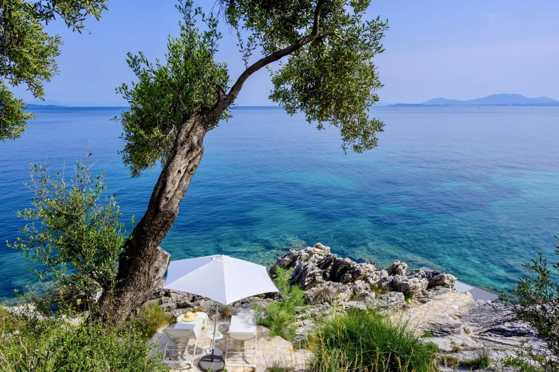 sothebys-greece-ayline-2023-09-29_12-35-31_734995-2048×1363-1 Ayline – House in Corfu