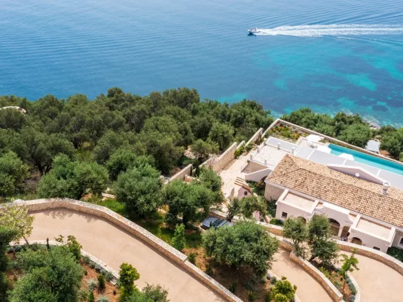 Ayline – House in Corfu