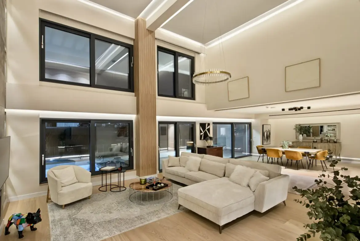 Cavaliere – Apartment in Athens Riviera
