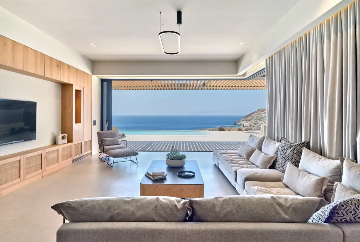 Maia – House in Andros