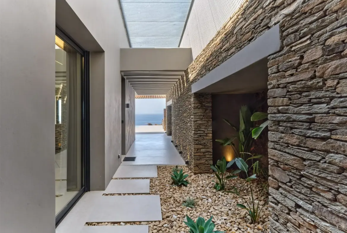 Maia – House in Andros