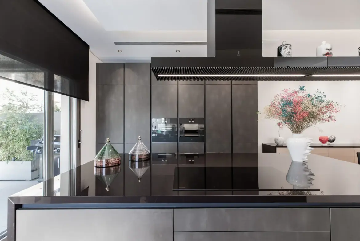 Riviera Crown – House in Glyfada