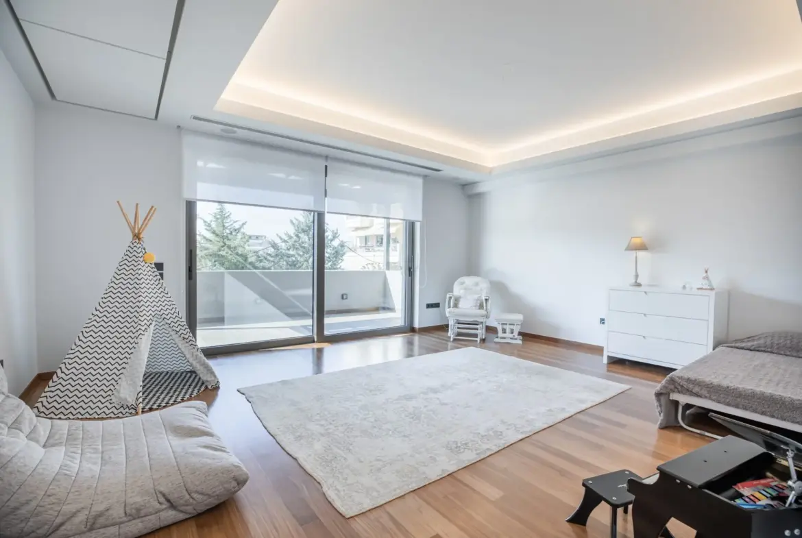 Riviera Crown – House in Glyfada
