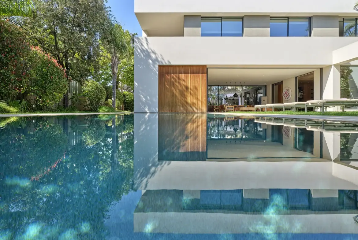 Elite Oasis – House in Athens