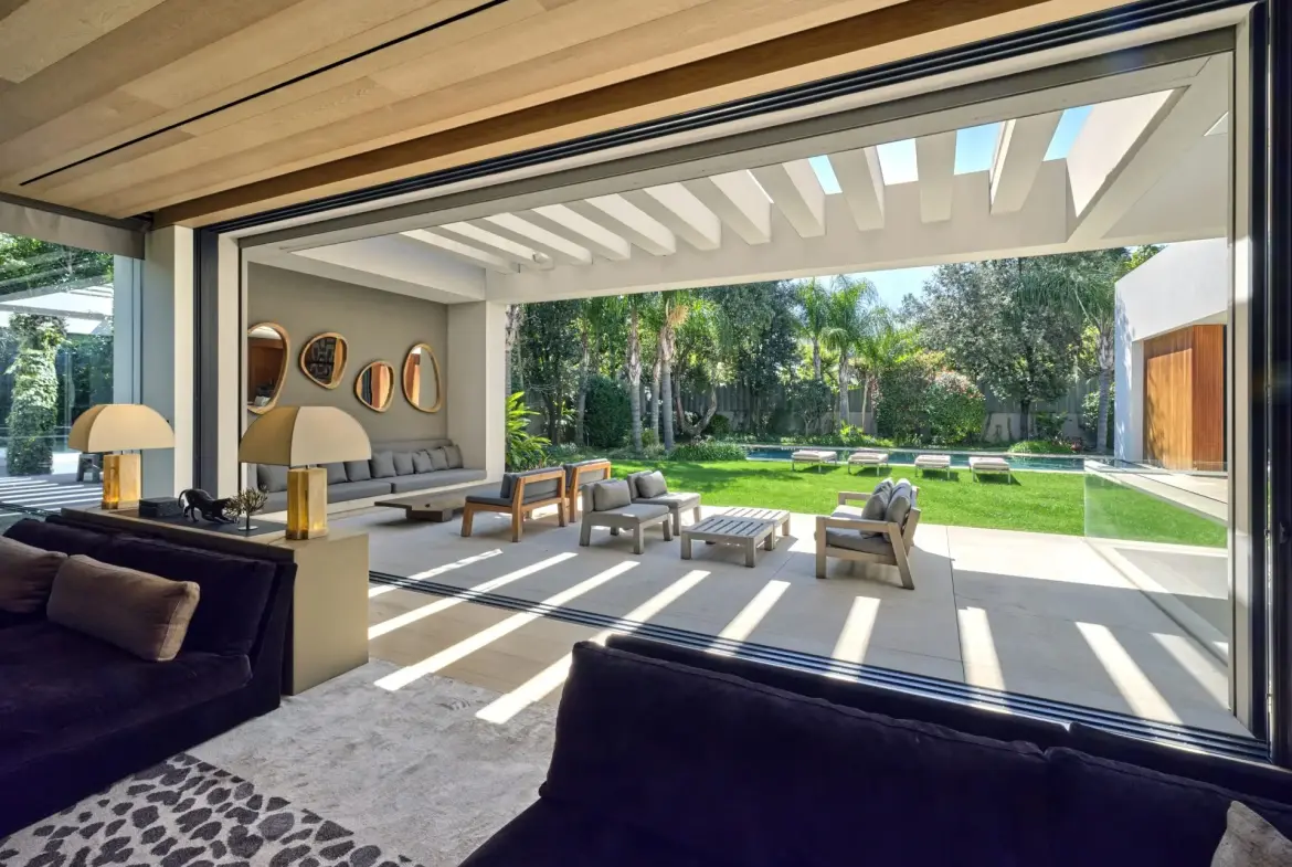 Elite Oasis – House in Athens