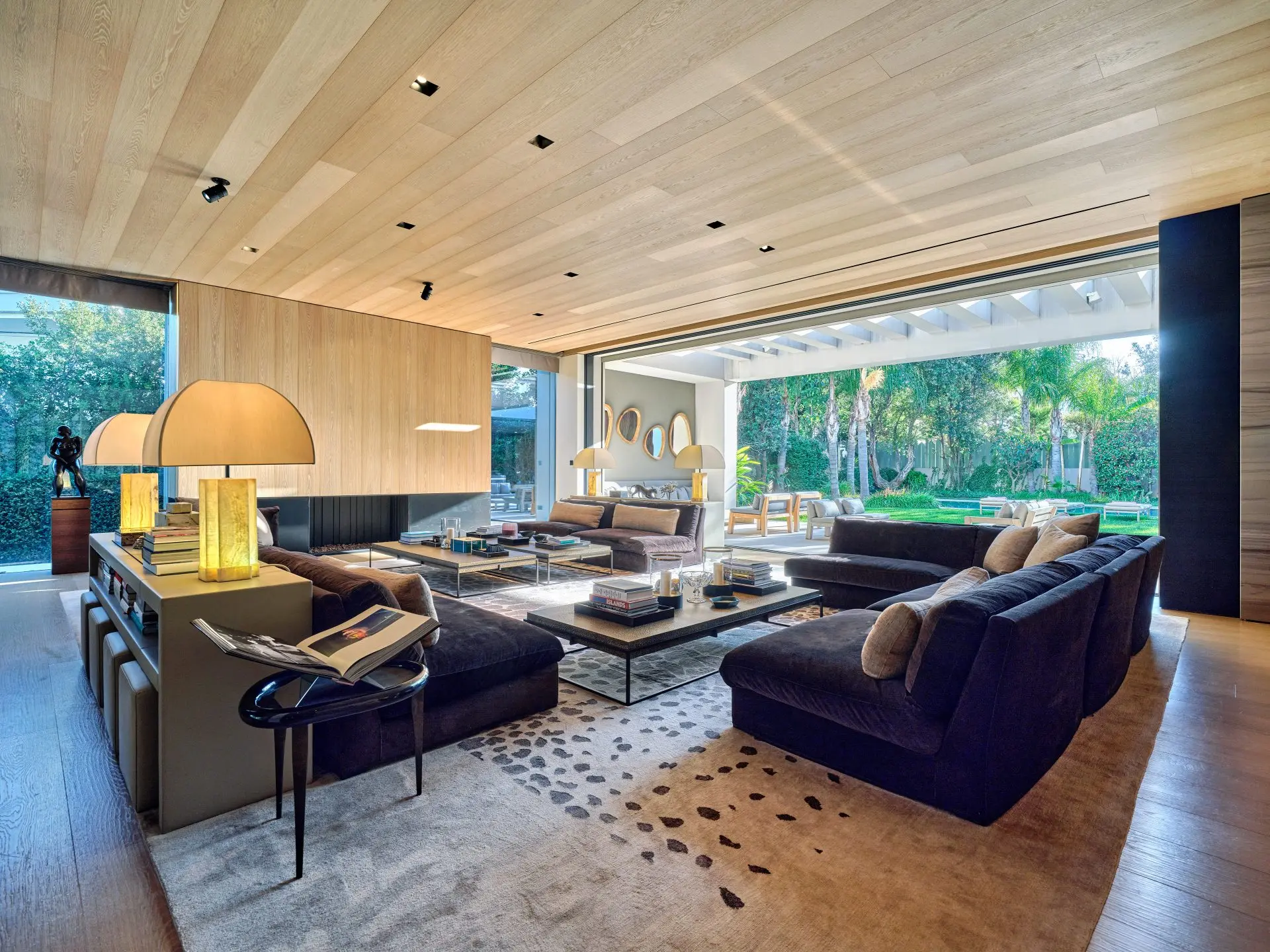 Elite Oasis – House in Athens