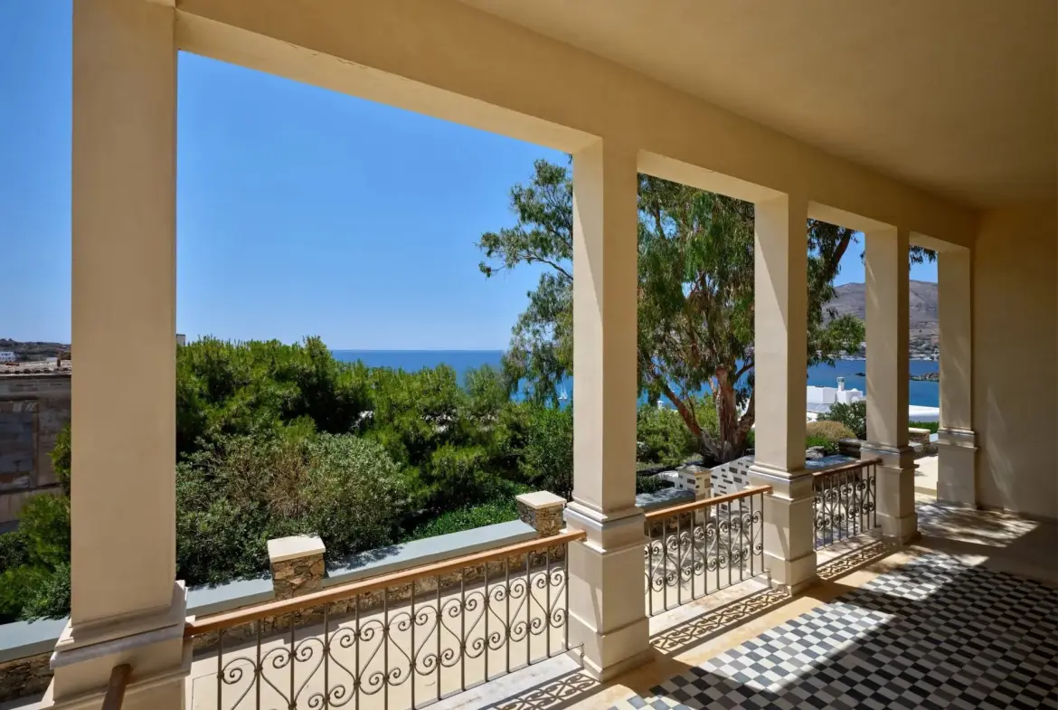 Eloise – House in Syros