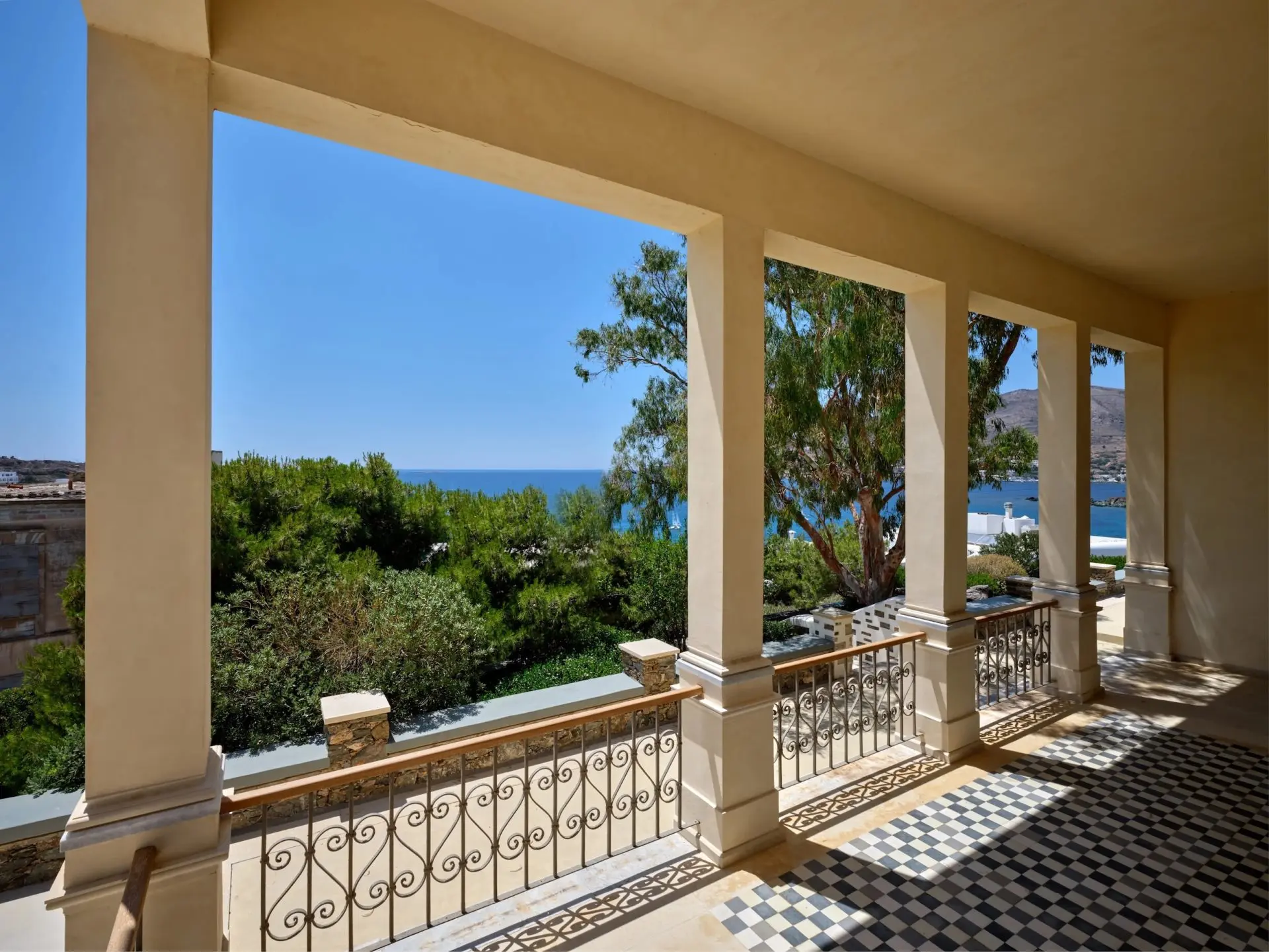 Eloise – House in Syros